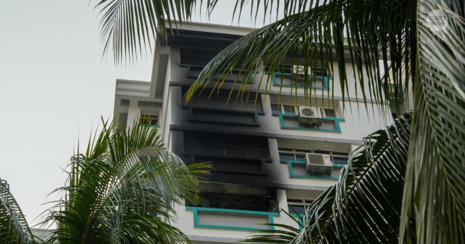 20 people evacuated, 2 taken to hospital after fire breaks out at Pasir Ris flat, Singapore News 20 people evacuated, 2 taken to hospital after fire breaks out at Pasir Ris flat, Singapore News