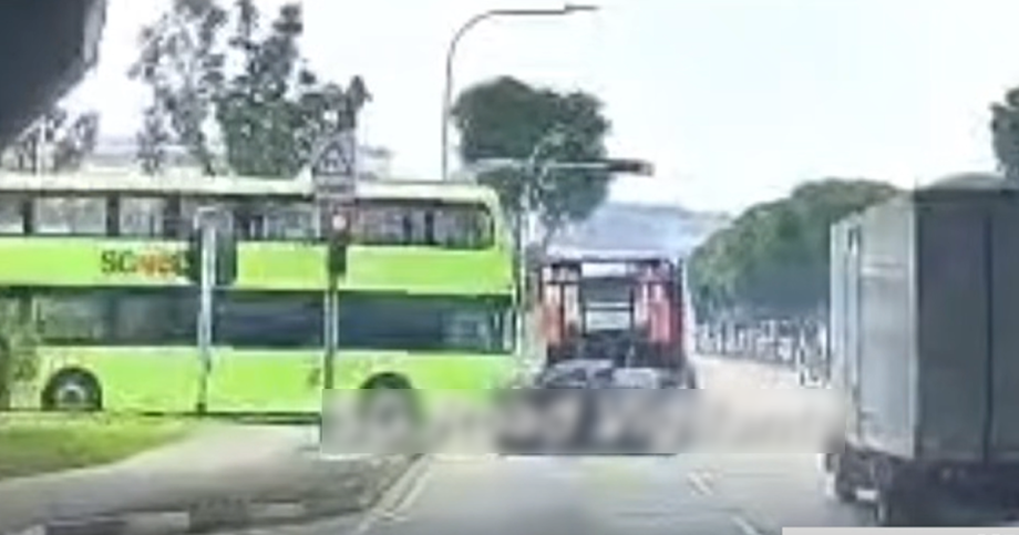 ‘Could’ve been the last day I saw my daughter’: Bus captain’s near-miss with trailer which ran red light at Jurong, Singapore News ‘Could’ve been the last day I saw my daughter’: Bus captain’s near-miss with trailer which ran red light at Jurong, Singapore News