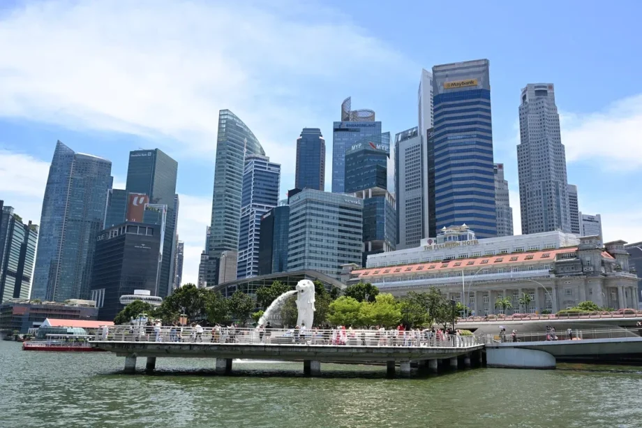 How banks in Singapore compete for wealth management talent