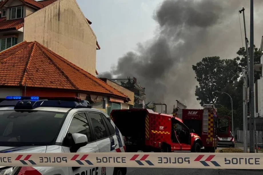 30 people evacuated after fire breaks out in Kovan home 30 people evacuated after fire breaks out in Kovan home