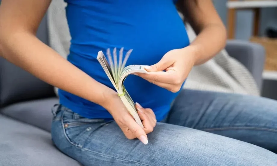 Pregnant secretary embezzles ,000 for childbirth