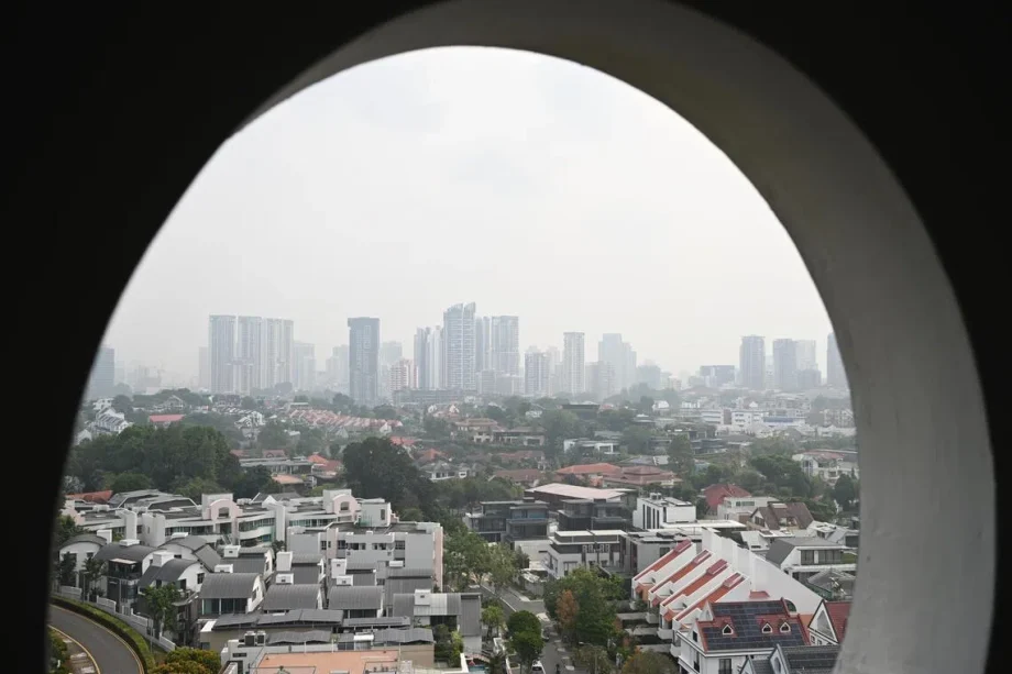 Haze in S’pore: Air quality improving with central region now in moderate range Haze in S’pore: Air quality improving with central region now in moderate range
