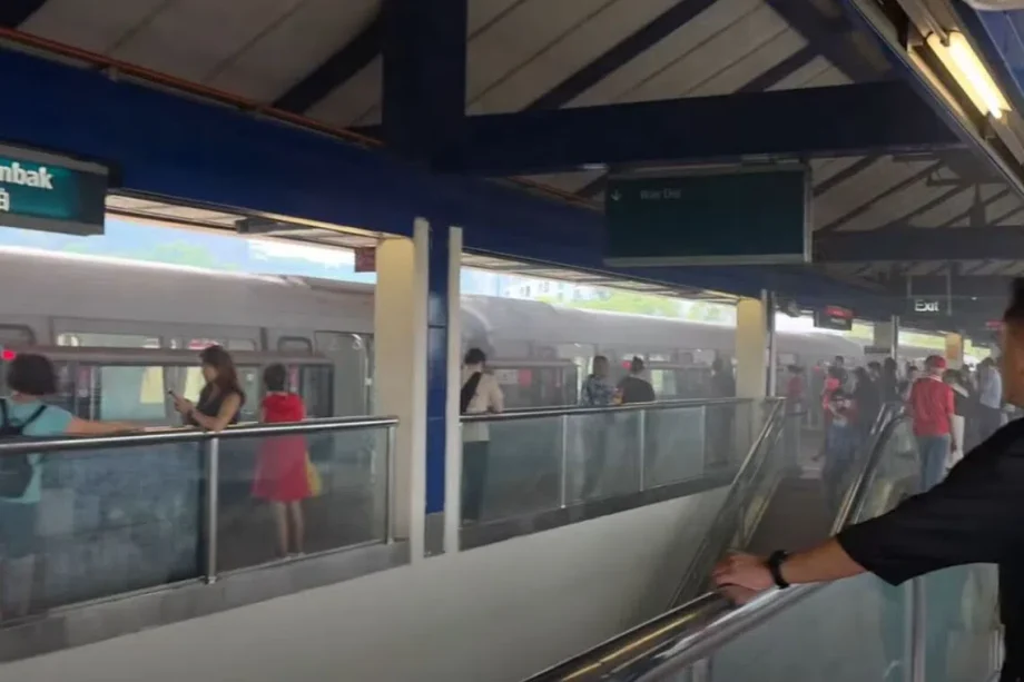 Commuters evacuated from smoking train at Bukit Gombak Commuters evacuated from smoking train at Bukit Gombak