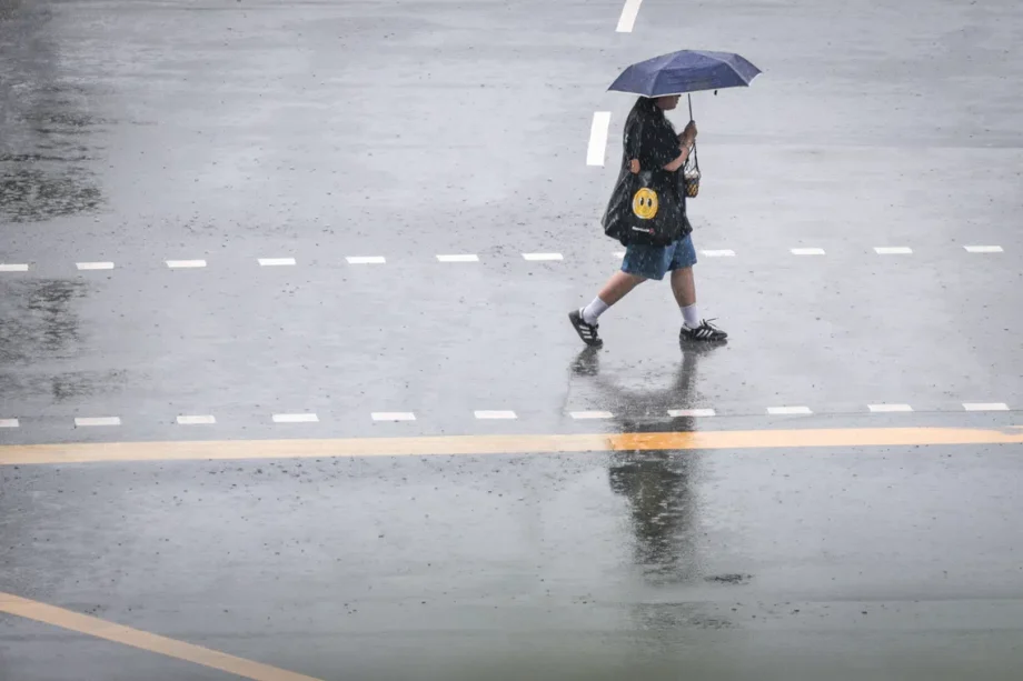 Public advised to avoid areas in Jurong West, Pioneer over risk of flash floods Public advised to avoid areas in Jurong West, Pioneer over risk of flash floods