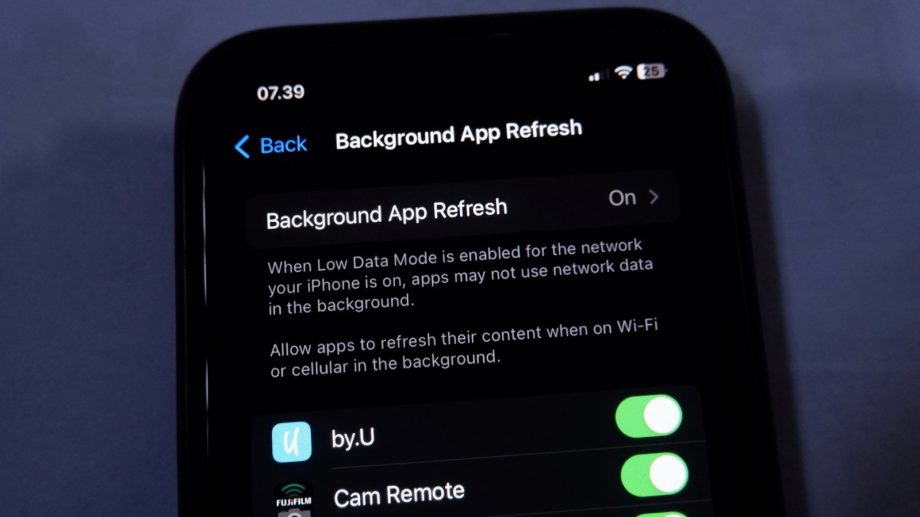 What Does Background App Refresh On iPhone Actually Do? What Does Background App Refresh On iPhone Actually Do?