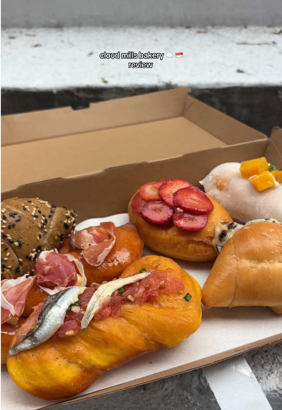 @josminetea Cloud mills bakery in Orchard Singapore review and a real af one #sg…