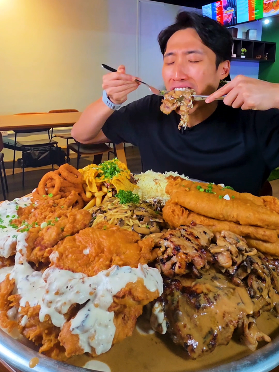 @zermattneo 8KG MONSTER Western Food Platter! This unassuming shop in Macpherson… @zermattneo 8KG MONSTER Western Food Platter! This unassuming shop in Macpherson…
