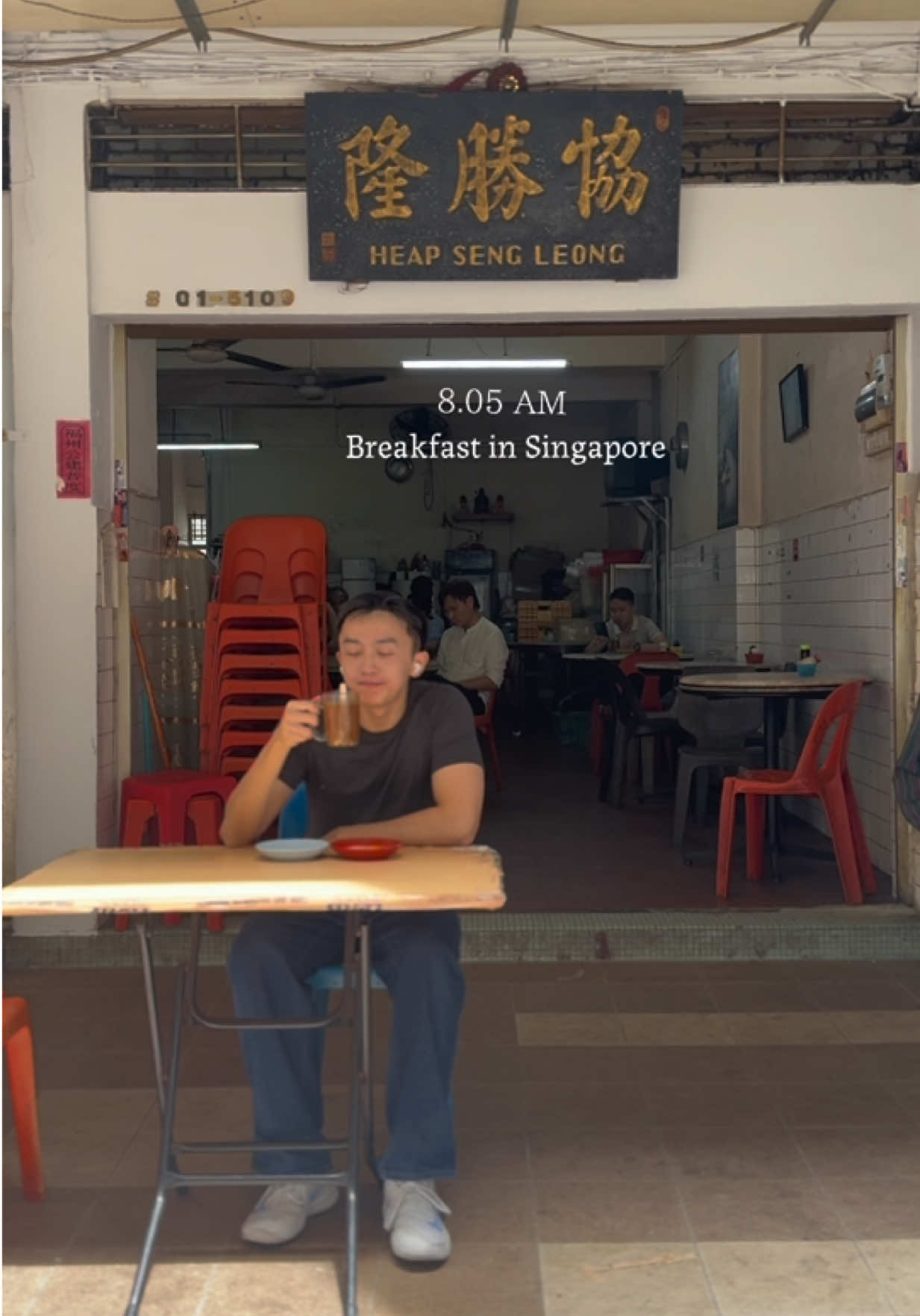 @stalkineric Authentic local breakfast in singapore kaya toast kopi c and half b…