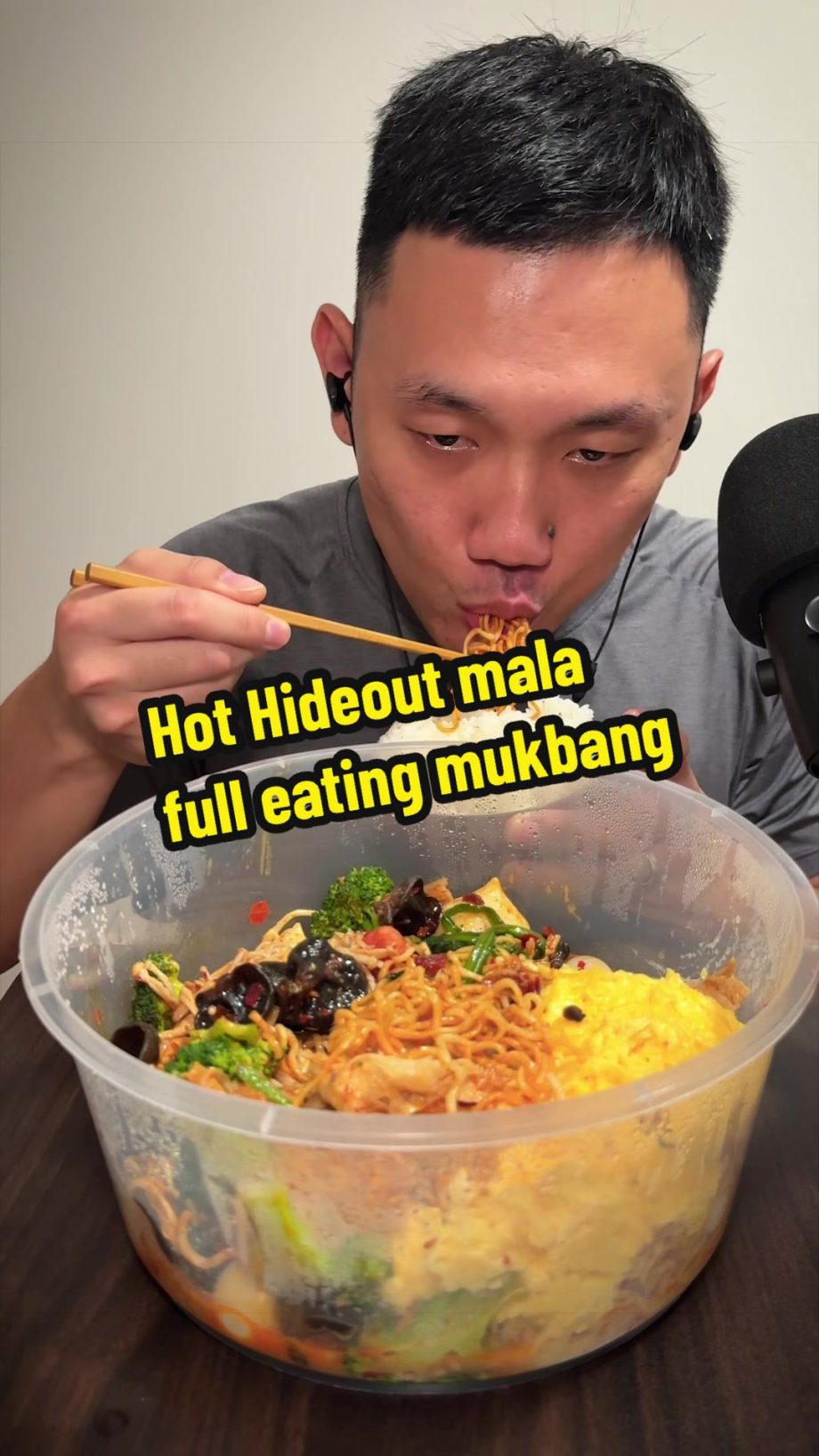 @woboeating Full 3min+ mala eating video, with no talking (only some “mmms”) #ti…