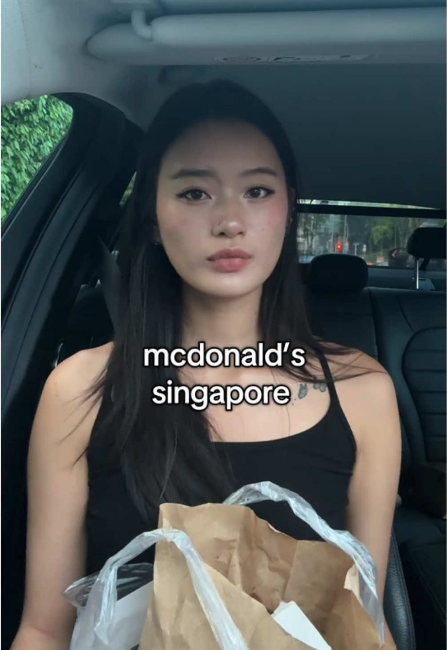 @tnazhu first time trying mcdonald’s in sg #singapore #sgeats #sgfoodie #sg #foo…