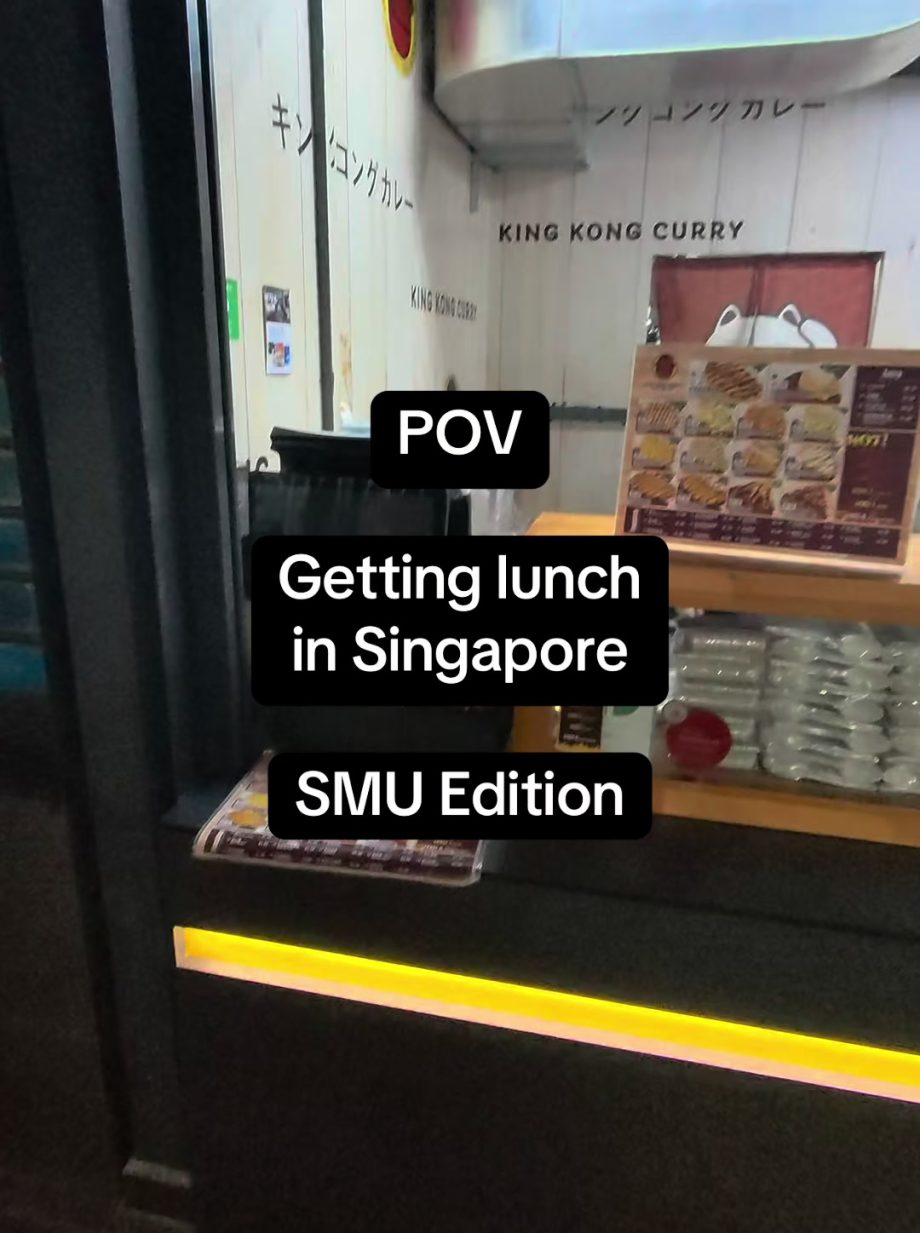 @pov.in.sg POV Day 43! Getting an early lunch in Singapore Management University…