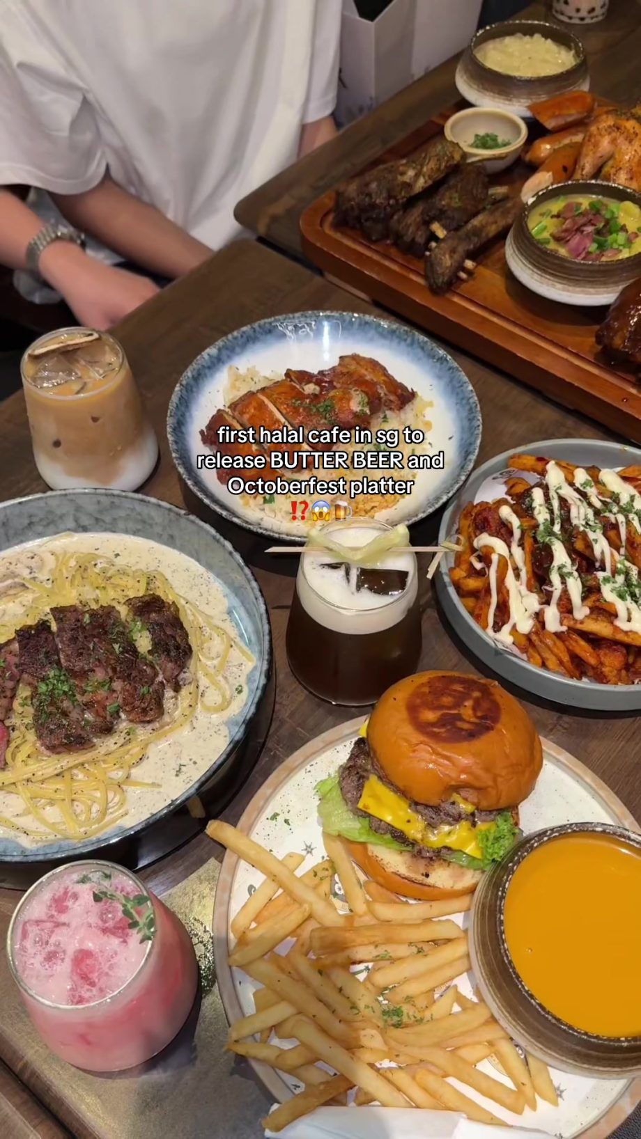 @rixh.ellee OMG BUTTER BEER AND ITS HALAL?! only avail 8th Sept to 31st Oct #sg …
