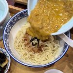 @krashoutkweenz one of the better spots in Singapore to get your crab roe cravin…