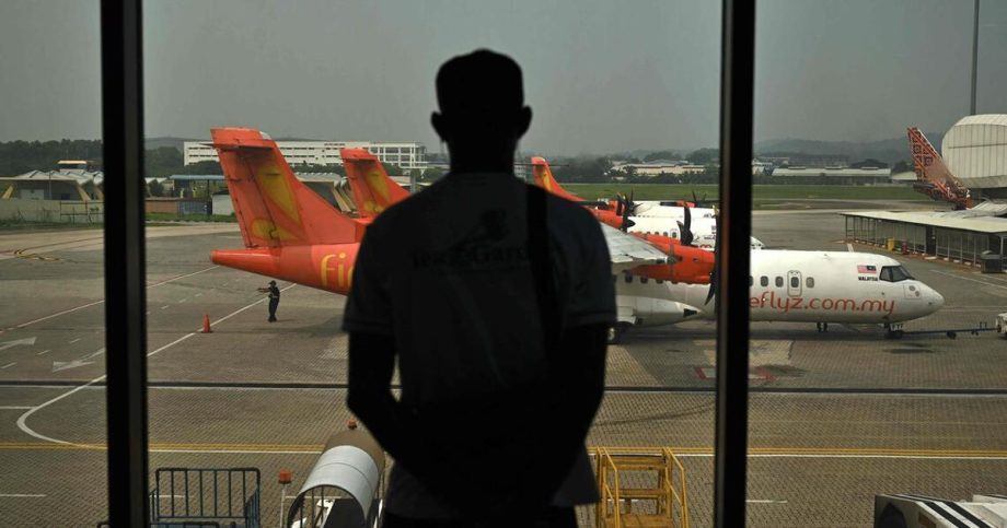 Firefly extends Seletar-Subang flight cancellations to Oct 16 Firefly extends Seletar-Subang flight cancellations to Oct 16