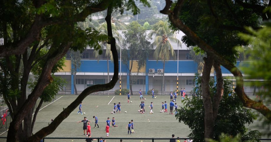 Schools to stay open despite haze; O-level, A-level exams to proceed next week: Desmond Lee Schools to stay open despite haze; O-level, A-level exams to proceed next week: Desmond Lee