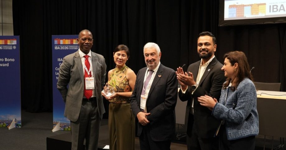 S’porean lawyer wins global award for parliamentary work, advocacy for groups like migrant workers S’porean lawyer wins global award for parliamentary work, advocacy for groups like migrant workers