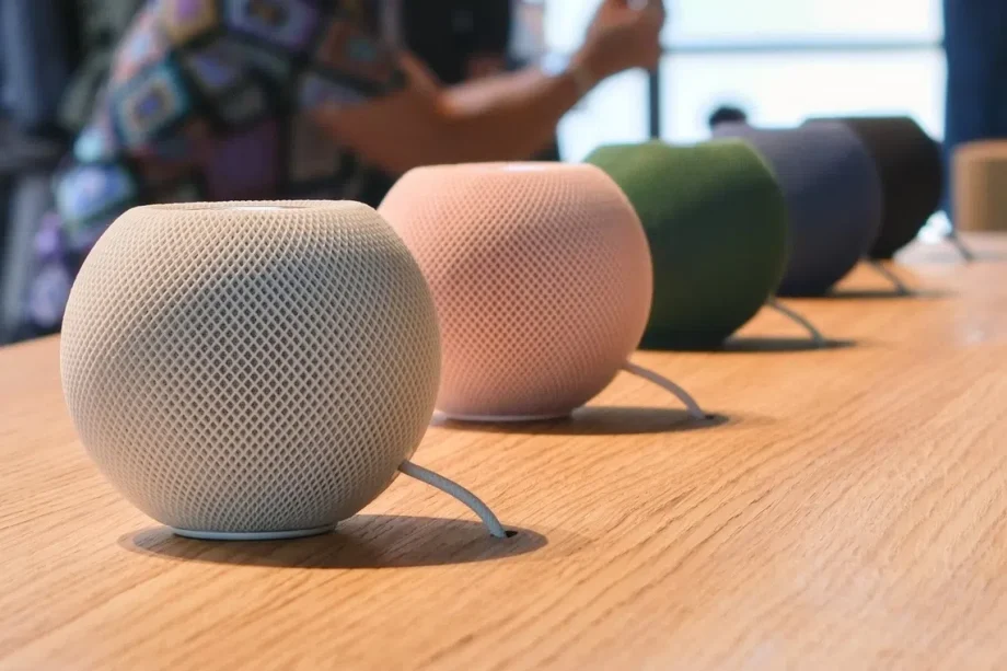 Apple’s new HomePod mini 2 speakers feature Sound Glow and will eventually support Siri AI