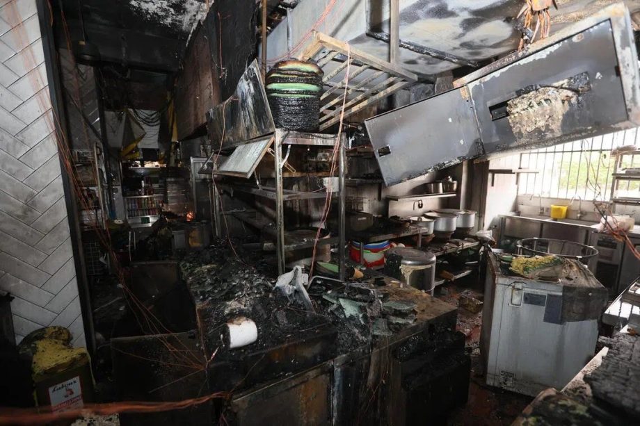 30 people evacuated, one person taken to hospital after fire breaks out in Singapore’s Bukit Batok coffee shop 30 people evacuated, one person taken to hospital after fire breaks out in Singapore’s Bukit Batok coffee shop