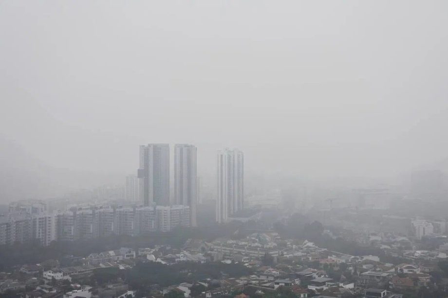 Haze in Singapore: PSI in west hits seasonal high, air quality remains unhealthy elsewhere Haze in Singapore: PSI in west hits seasonal high, air quality remains unhealthy elsewhere