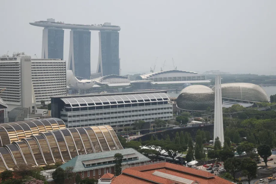 haze in singapore: air quality returns to unhealthy range
