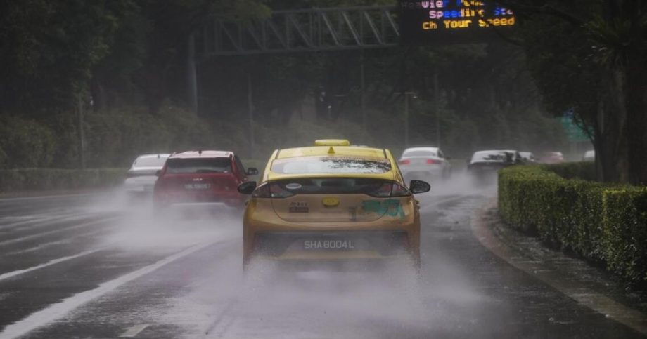 Flash flood risk on Jalan Boon Lay in Singapore Flash flood risk on Jalan Boon Lay in Singapore