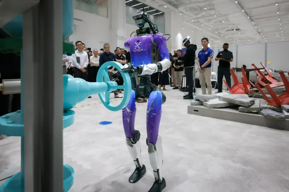 AI humanoid robots to be deployed with Home Team officers by 2028: Edwin Tong