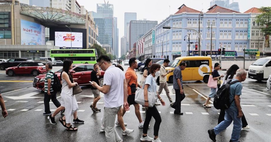 Singapore haze improves as PSI turns moderate