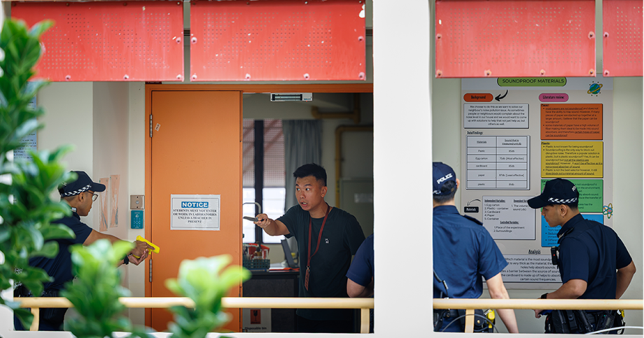 Bukit Batok Sec holds ‘knife attack’ drill for 1,200 students, staff, Singapore News Bukit Batok Sec holds ‘knife attack’ drill for 1,200 students, staff, Singapore News