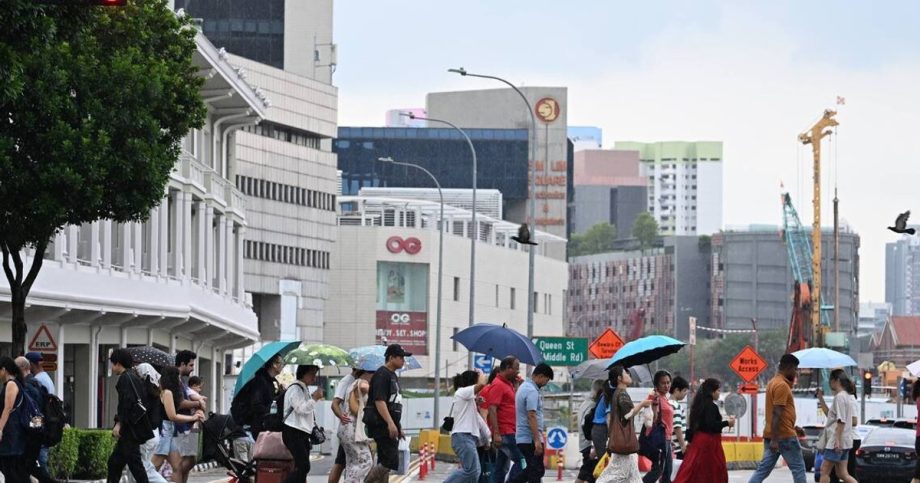 Haze in Singapore: Normal PM2.5 readings and good to moderate 24-hour PSI islandwide Haze in Singapore: Normal PM2.5 readings and good to moderate 24-hour PSI islandwide