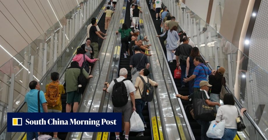 China sees surge in border crossings amid visa-free travel boom