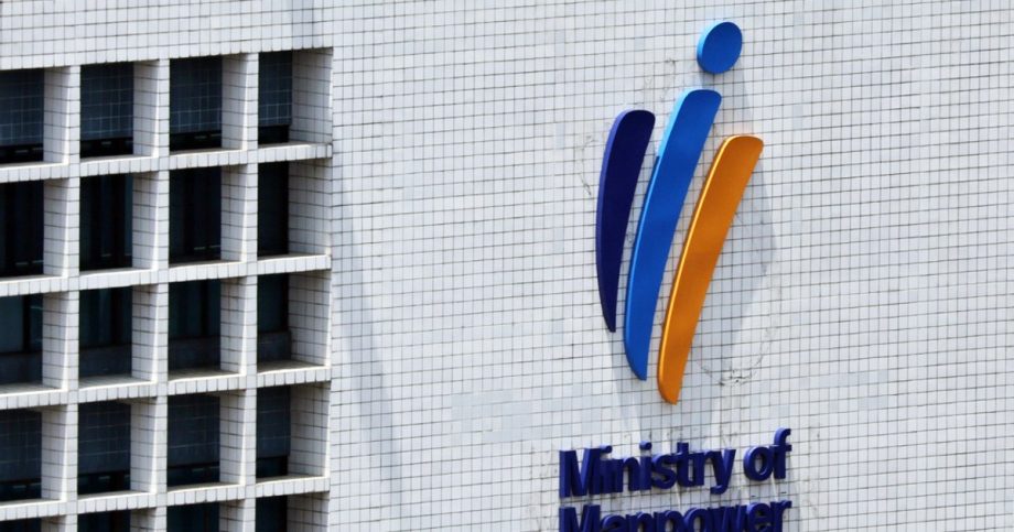 Worker dies in tree-felling accident in Katong Worker dies in tree-felling accident in Katong