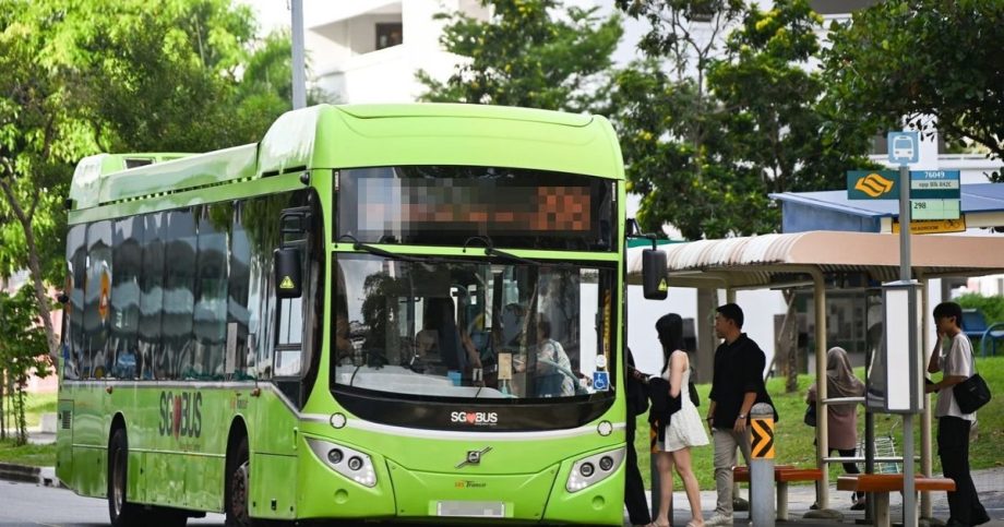 Man punches bus driver on moving bus after missing stop Man punches bus driver on moving bus after missing stop