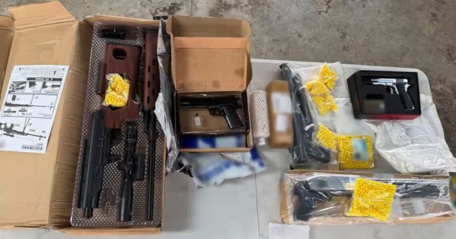 ICA foils Singapore teen’s weapons smuggling attempt ICA foils Singapore teen’s weapons smuggling attempt