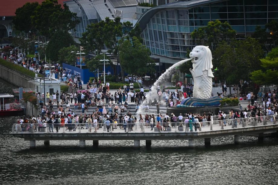 Merlion statue at One Fullerton not available for photo-taking during maintenance from Nov 24 to 26