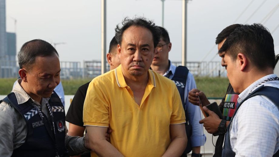 Lawyer Lim Tean returns to court to face fresh charges over alleged abscondment Lawyer Lim Tean returns to court to face fresh charges over alleged abscondment
