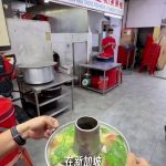 @or54912 来新加坡，别只吃网红店！ 这4种老味道，才是新加坡真正的本地味 我直接帮你一口一口吃过了 有些开了几十年的老店， 味道真的不是网红店能代替的。…
