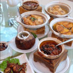 @baojiesg 看环境以为很贵，没想到活动后大部分菜只要十几！ 藏在实龙岗花园乡村俱乐部里的「翠香園」新出了一批客家菜： 盐焗鸡、梅菜扣肉、算盘子和暖胃炖汤…