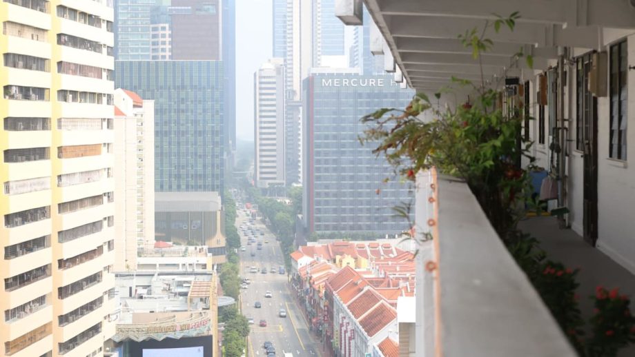 Haze worsens overnight as air quality turns unhealthy across Singapore Haze worsens overnight as air quality turns unhealthy across Singapore