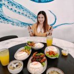 @stellafanss .9就能吃到猪肉/鸡肉套餐有主食、鸡蛋、汤、饮料还有布丁 在MacPherson，午餐来这里吃就对了还有大虾套餐.9 这个O…