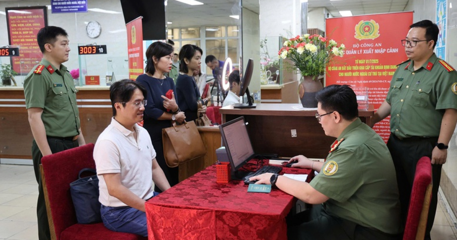What can foreigners use VNeID for in Vietnam?